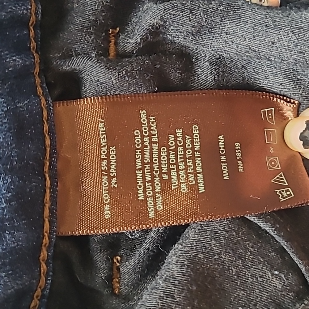 Kut From The Kloth Kick Flare Capri Dark Blue Jean Stretch Womens Size 10 - Picture 13 of 14